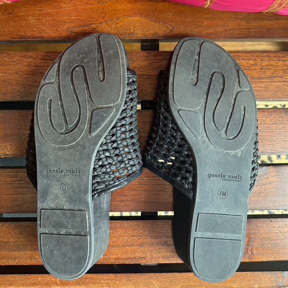 GENTLE SOULS by Kenneth Cole Womens Gisele Slide - size 7M - Picture 5 of 6